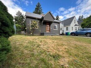 Building Photo - Stunning Rose City Park 5BD 2BA Home with Gas Fireplace Updated Finishes, Air Conditioning & Laun...