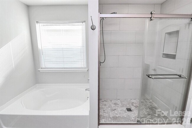 Building Photo - 8116 Dumphries Dr