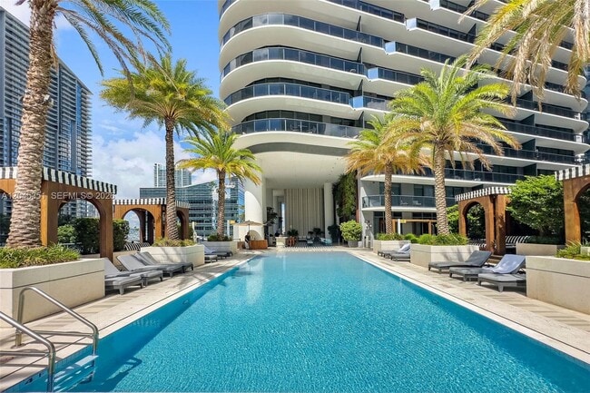 Building Photo - 801 S Miami Ave