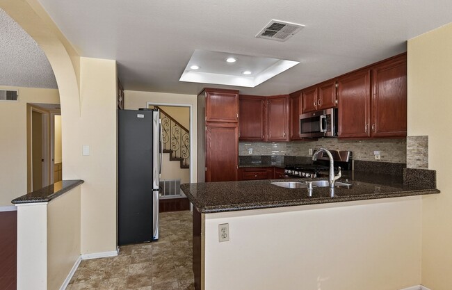 Building Photo - 3-Bedroom 2-Story Redlands Home with Big Backyard