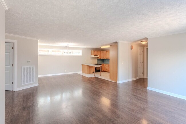 Building Photo - 3123 McGavock Pk