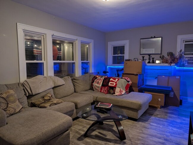 Building Photo - 2184 Wascana Ave