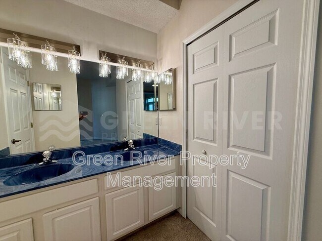 Building Photo - 204 Augusta Cir