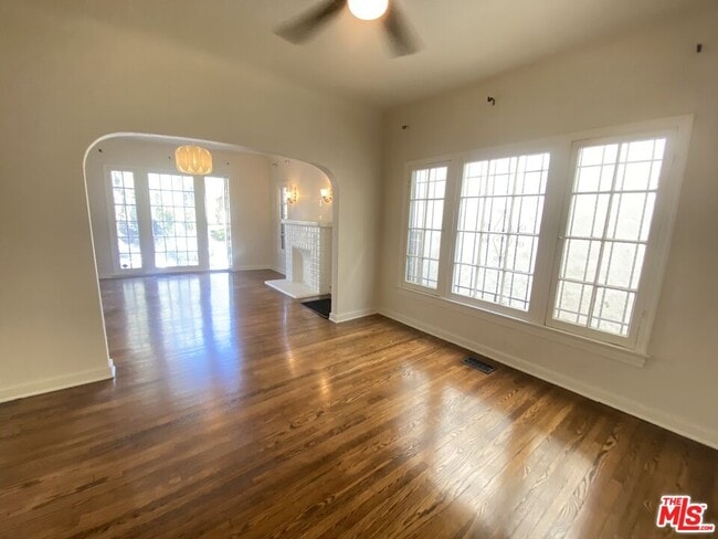 Building Photo - 1125 S Citrus Ave