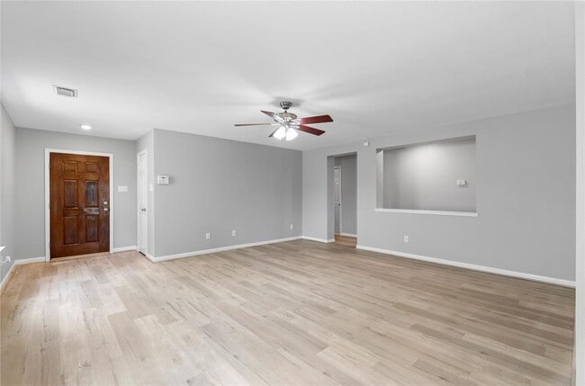 Building Photo - 1406 Hemple Dr