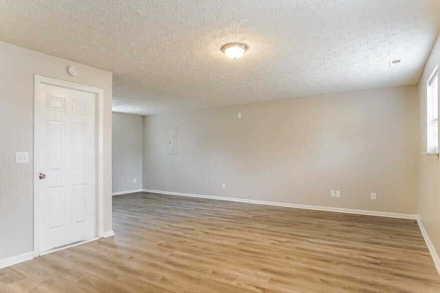 Building Photo - 5848 Brambleton Ave