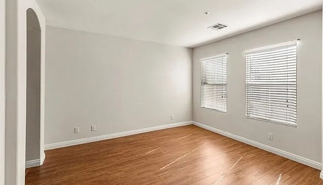 Building Photo - 308 Terra Bella