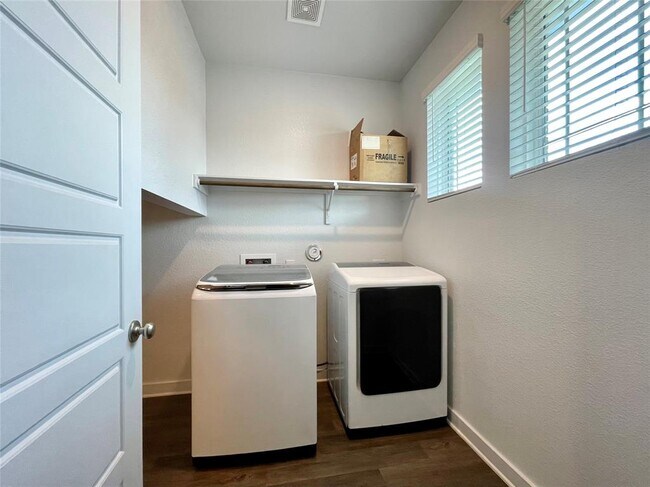Building Photo - 708 Bridle Creek Dr