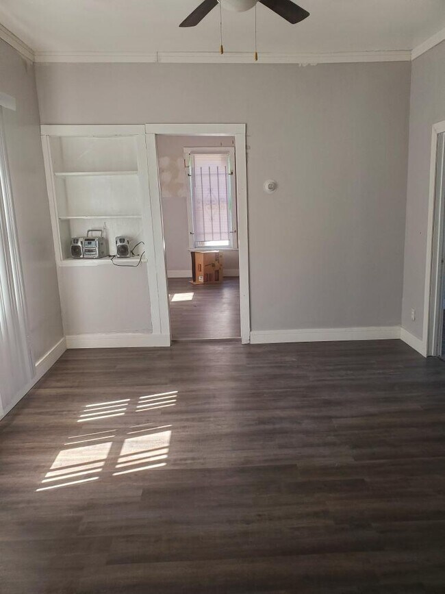 Building Photo - JDR