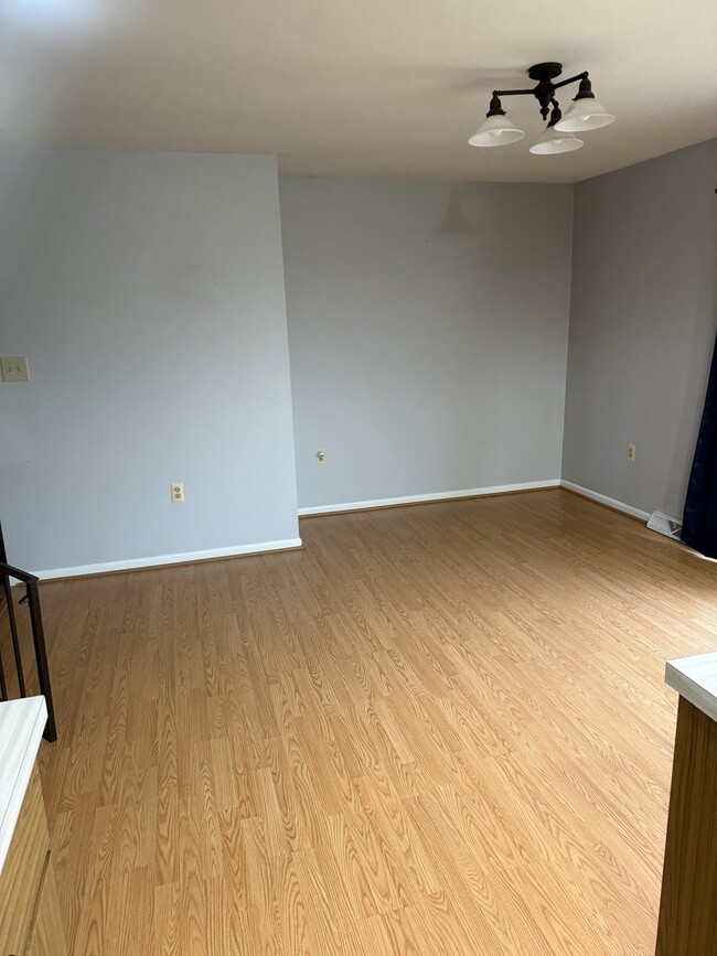 Building Photo - 1755 Holland Cliffs Rd