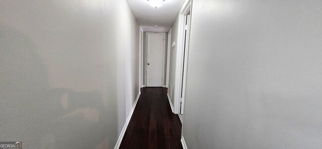 Building Photo - 5151 Roswell Rd