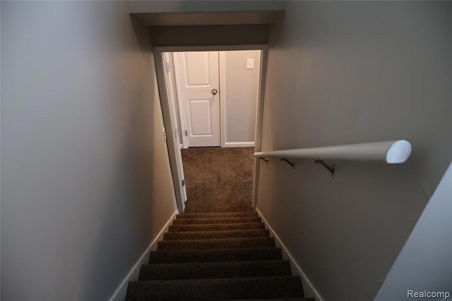 Building Photo - 5559 Bluehill St
