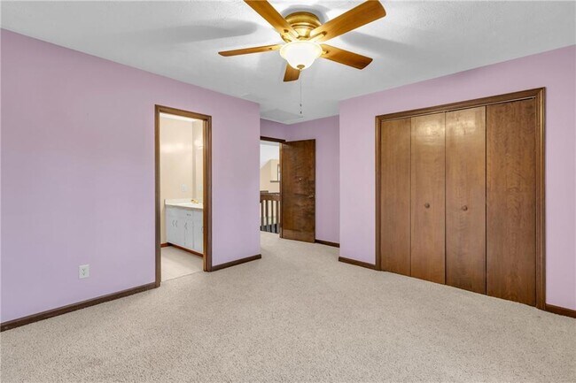 Building Photo - 1616 Maple Ridge Dr