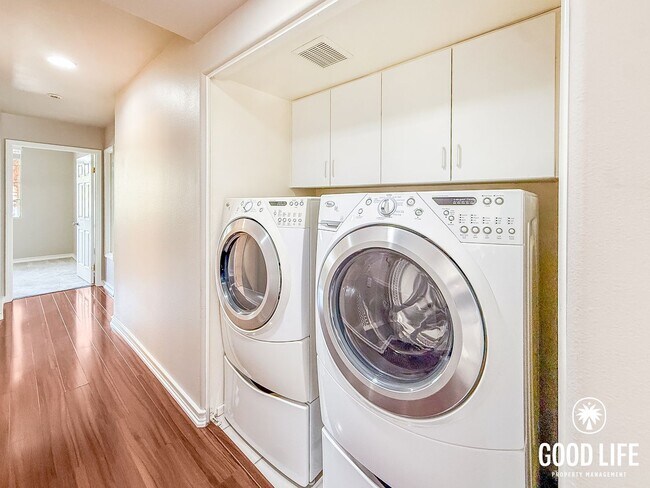 Building Photo - SD: Charming 2B/2BA Condo with Patio and Pool Access in Carmel Mountain