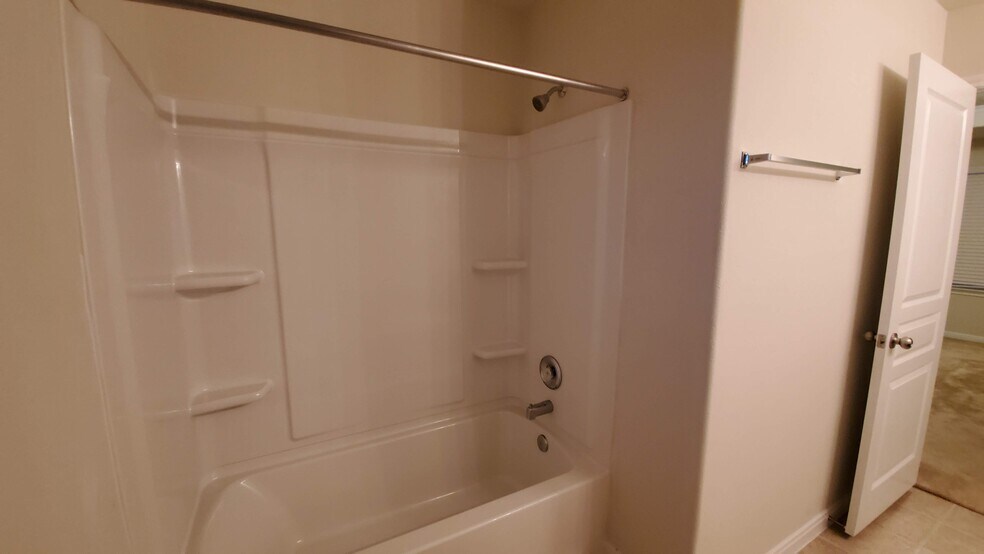 Master room bathroom - 12323 Skyview Amber Court