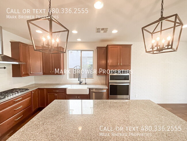Building Photo - 2914 E Sands Dr