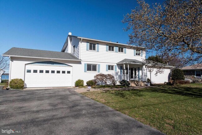 Building Photo - 40508 Waterview Dr