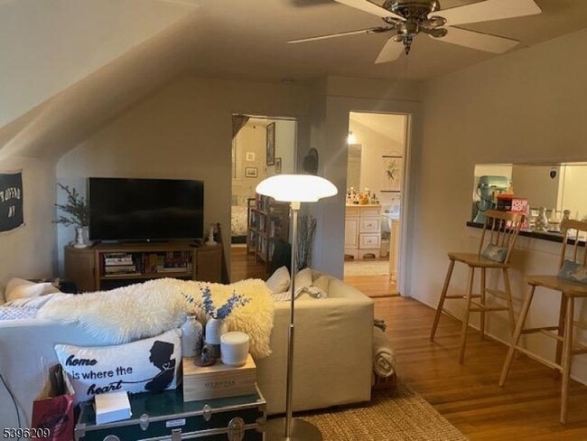 Building Photo - 166 Upper Mountain Ave