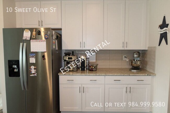 Building Photo - 10 Sweet Olive St