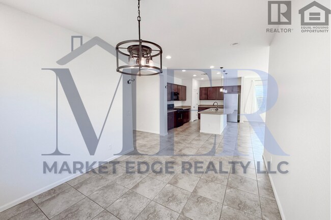 Building Photo - 3Bed/3Bath House in Buckeye! Ready for Immediate Move-In! -- Fenced-In Yard!!