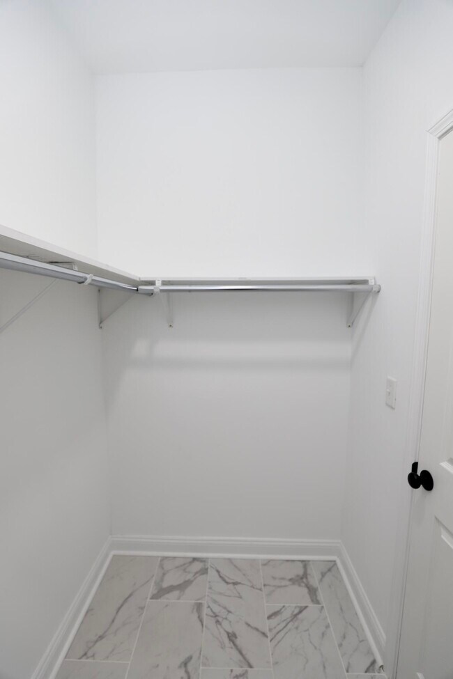 Building Photo - 11 Kendrick St