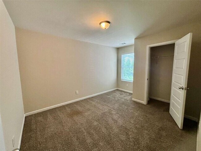 Building Photo - 629 Carlton Pointe Dr