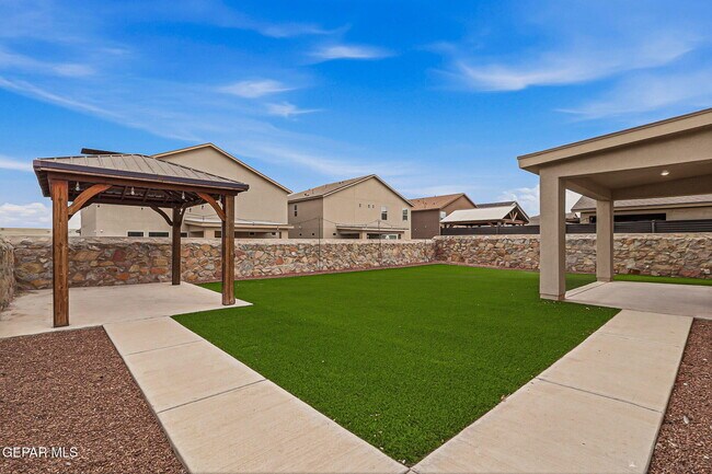 Building Photo - 14705 Tierra Escape Ave