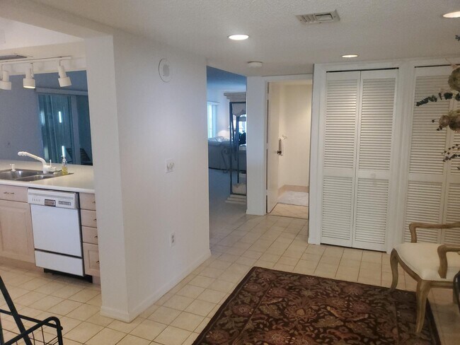 Building Photo - 10980 S Ocean Dr