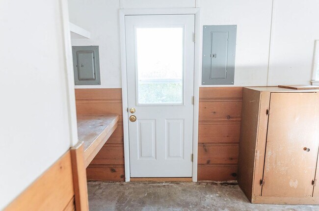 Building Photo - 3 Bed 3 Bath Home