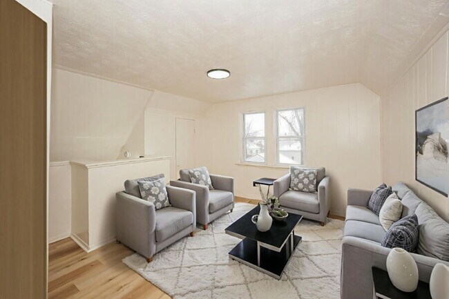 Building Photo - 4495 W 137th St