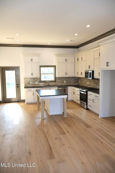 Building Photo - 317 Willow Wy