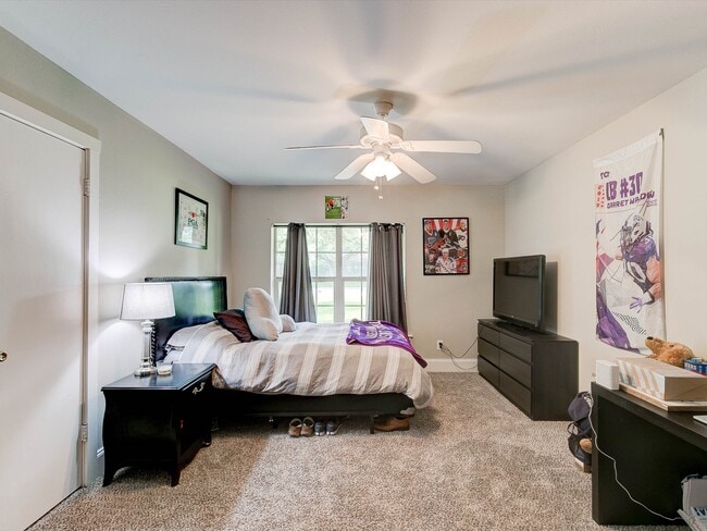 Building Photo - 3705 Brighton Rd