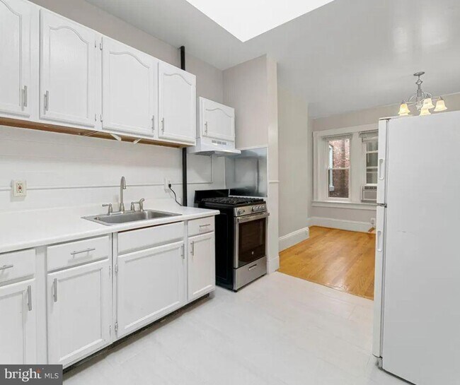 Building Photo - 3020 N Calvert St