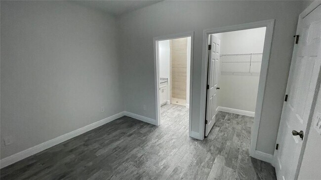 Building Photo - 4949 Ives Ave