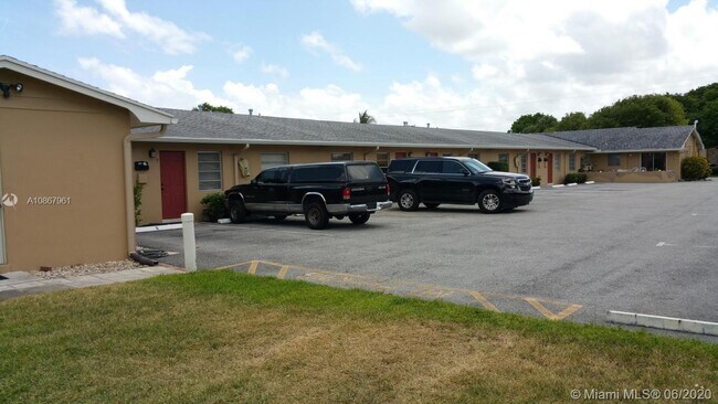 Primary Photo - 330 Southwind Dr