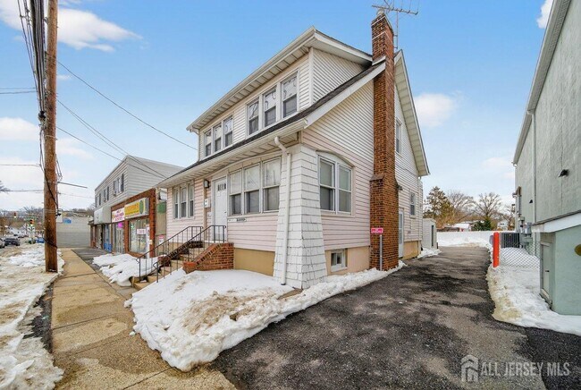 Building Photo - 1167 Green St