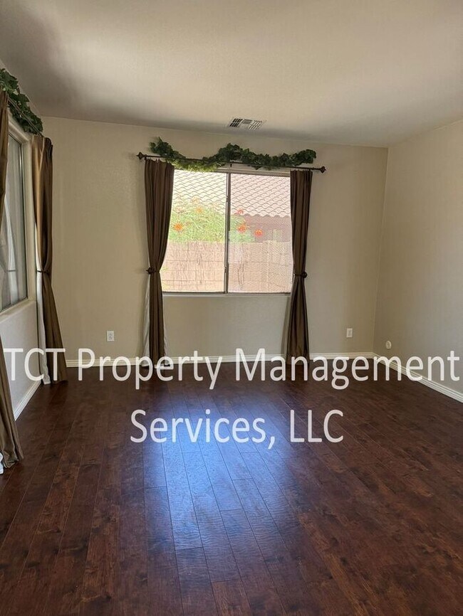 Building Photo - Beautiful 5 bedroom, 3 bath home in Chandler!
