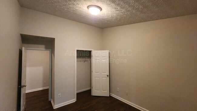 Building Photo - 2840 Vining Ridge Terrace