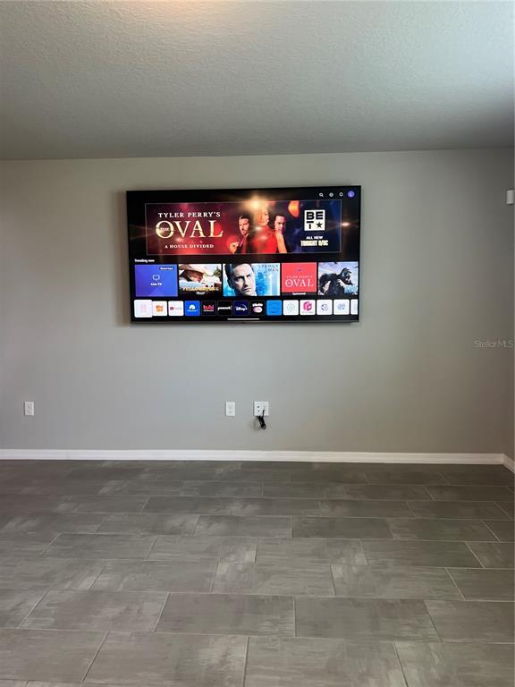 Building Photo - 582 Amadoras Wy