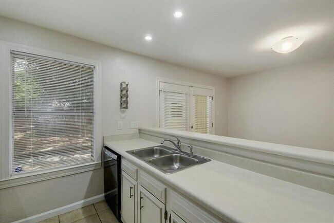 Building Photo - 2503 Star Grass Cir