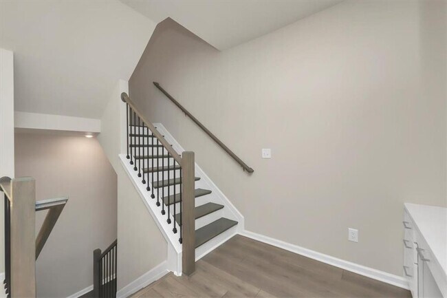 Building Photo - 136 Matson Run SW