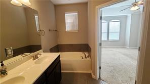 Building Photo - 13400 Briarwick Dr