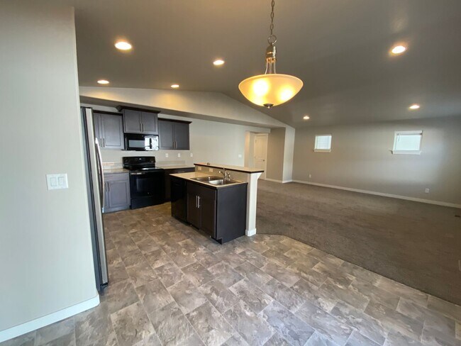 Building Photo - 61539 Aaron Way