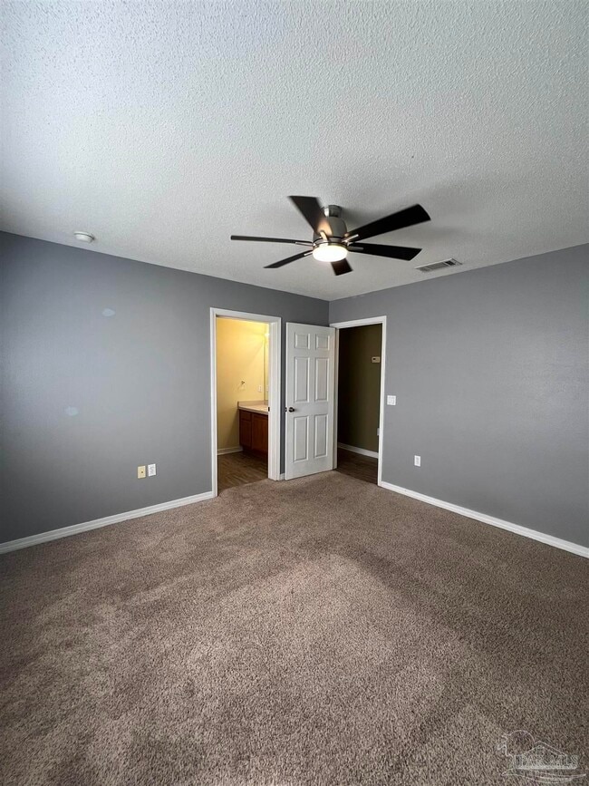 Building Photo - 120 Nivana Dr