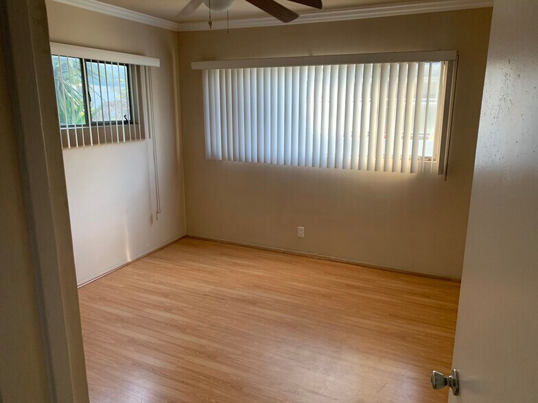 Building Photo - 1221 S Sherbourne Dr