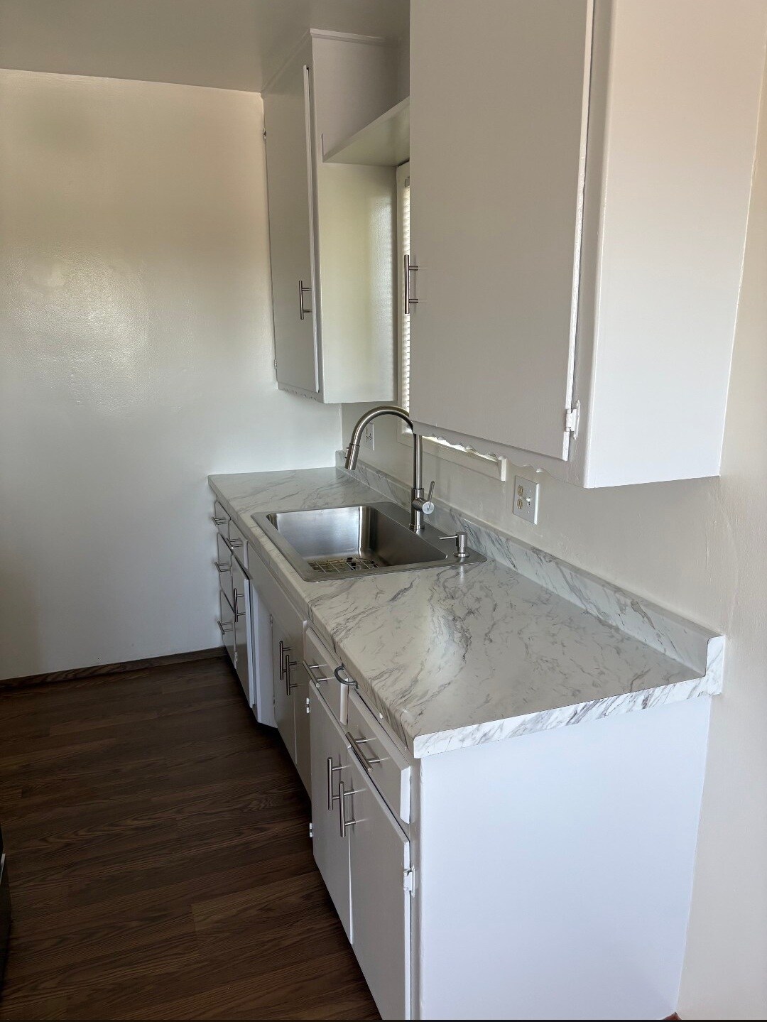 Building Photo - 9800 San Carlos Ave