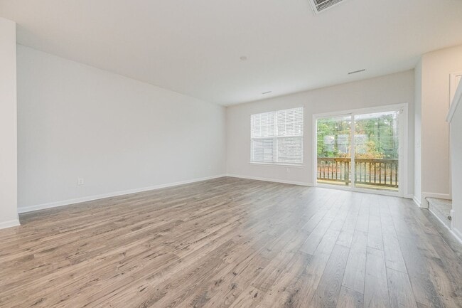 Building Photo - Turnkey & Move-in Ready Research Triangle Park Townhome