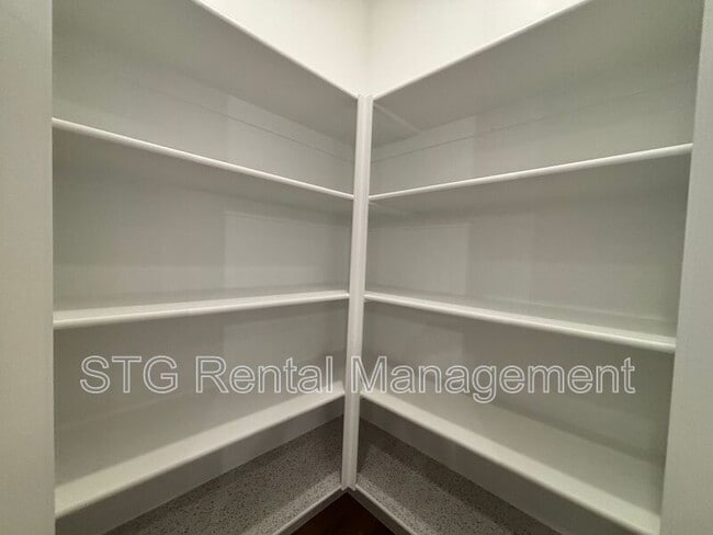 Building Photo - 2916 E Snowberry Dr