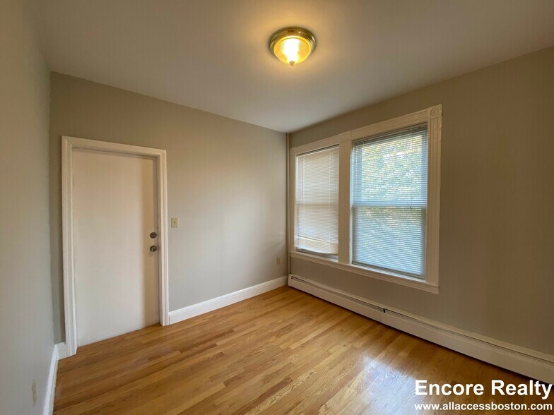 Primary Photo - 350 Allston St