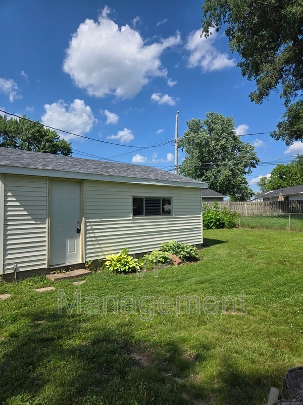 Building Photo - 3433 Somerset Dr